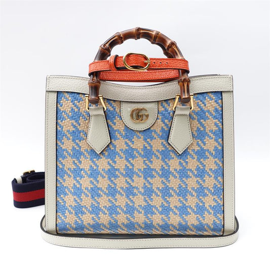 Pre-owned Gucci Diana Medium White Canvas Shoulder Bag