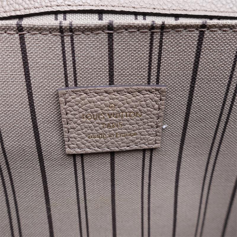 Pre-owned Louis Vuitton Metis Grey Calfskin Shoulder Bag