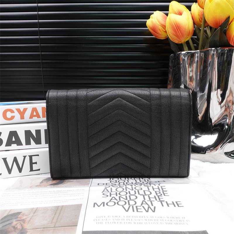 [Deal] Pre-owned Saint Laurent Envelope Black Monogramme Calfskin Leather Shoulder Bag