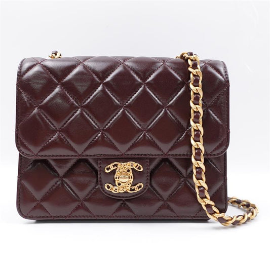 Pre-owned Chanel Red Calfskin Shoulder Bag