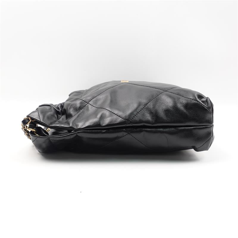 Pre-Owned Chanel 22 Bag Black Calfskin Shoulder Bag