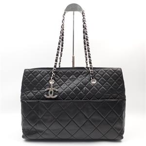 Pre-owned Chanel Black Calfskin Shoulder Bag