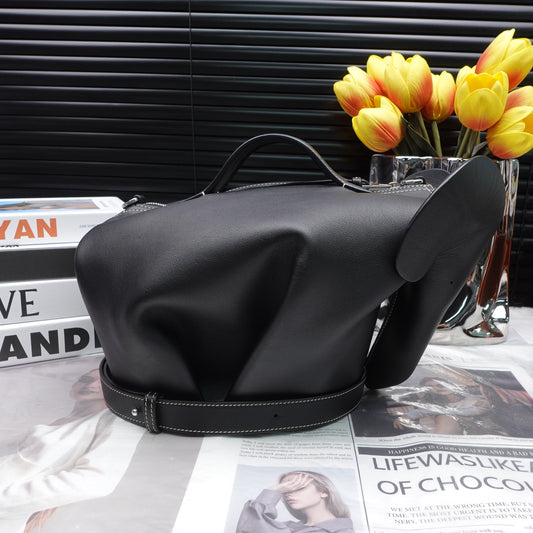 Pre-owned Loewe Elephant Black Calfskin Shoulder Bag