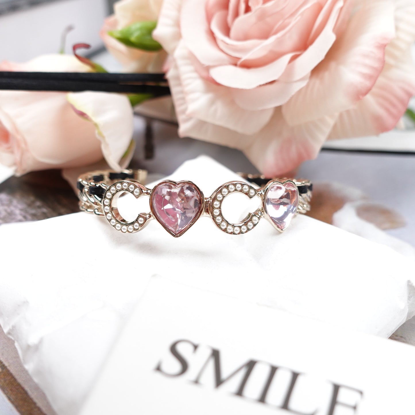 Pre-Owned Chanel Gold Tone Crystal Black&Pink Bracelet