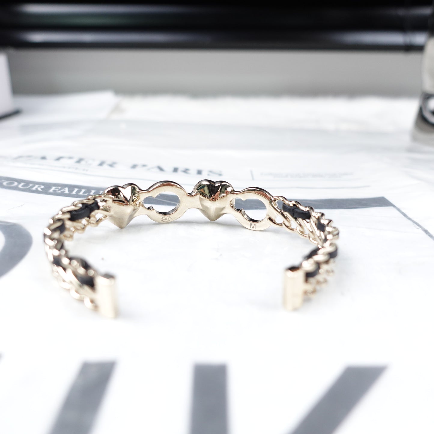 Pre-Owned Chanel Gold Tone Crystal Black&Pink Bracelet