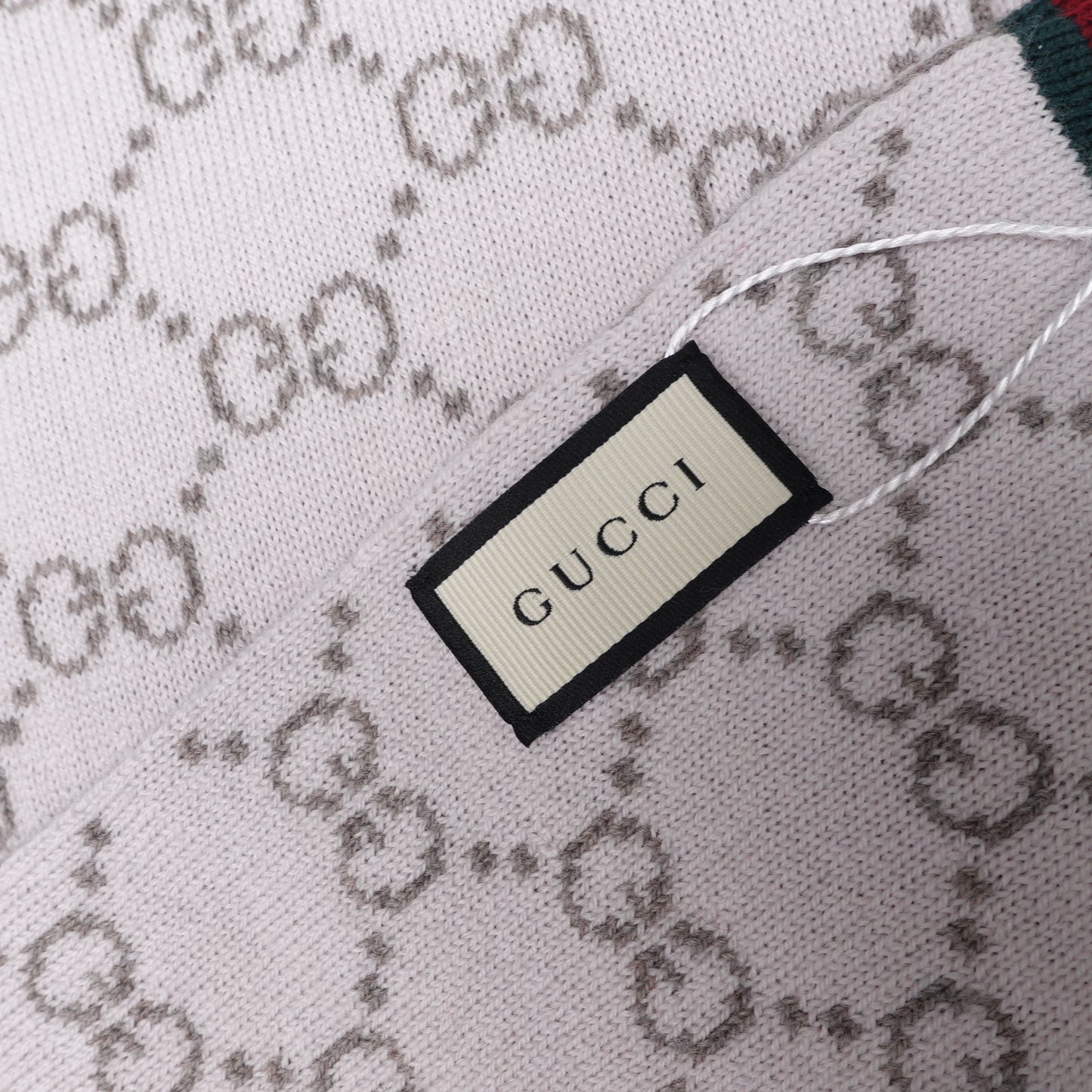 Pre-Owned Gucci Monogram Gray Wool Square Scarf