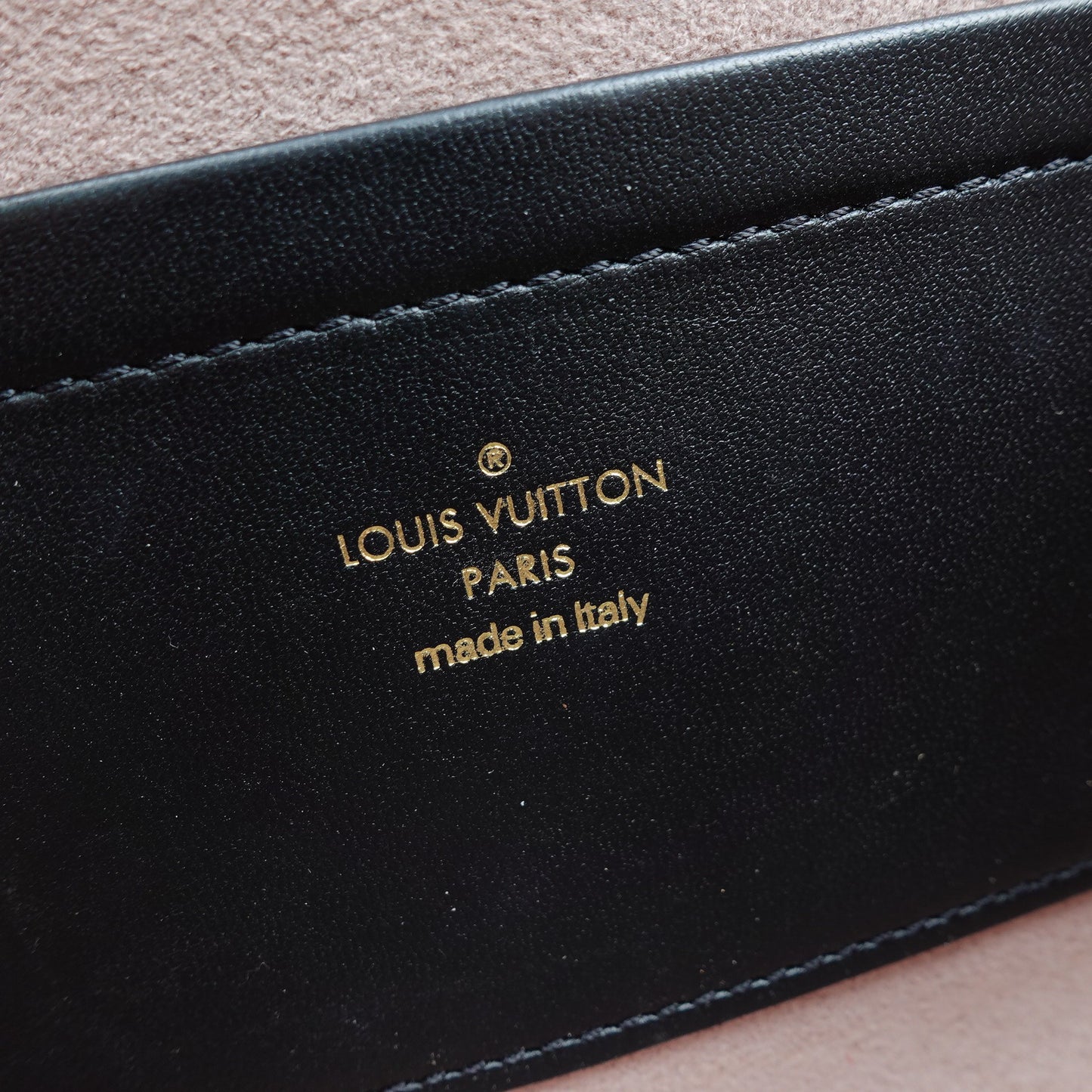 Pre-owned Louis Vuiton Pochette Coussin PM Black Lambskin Shoulder Bag