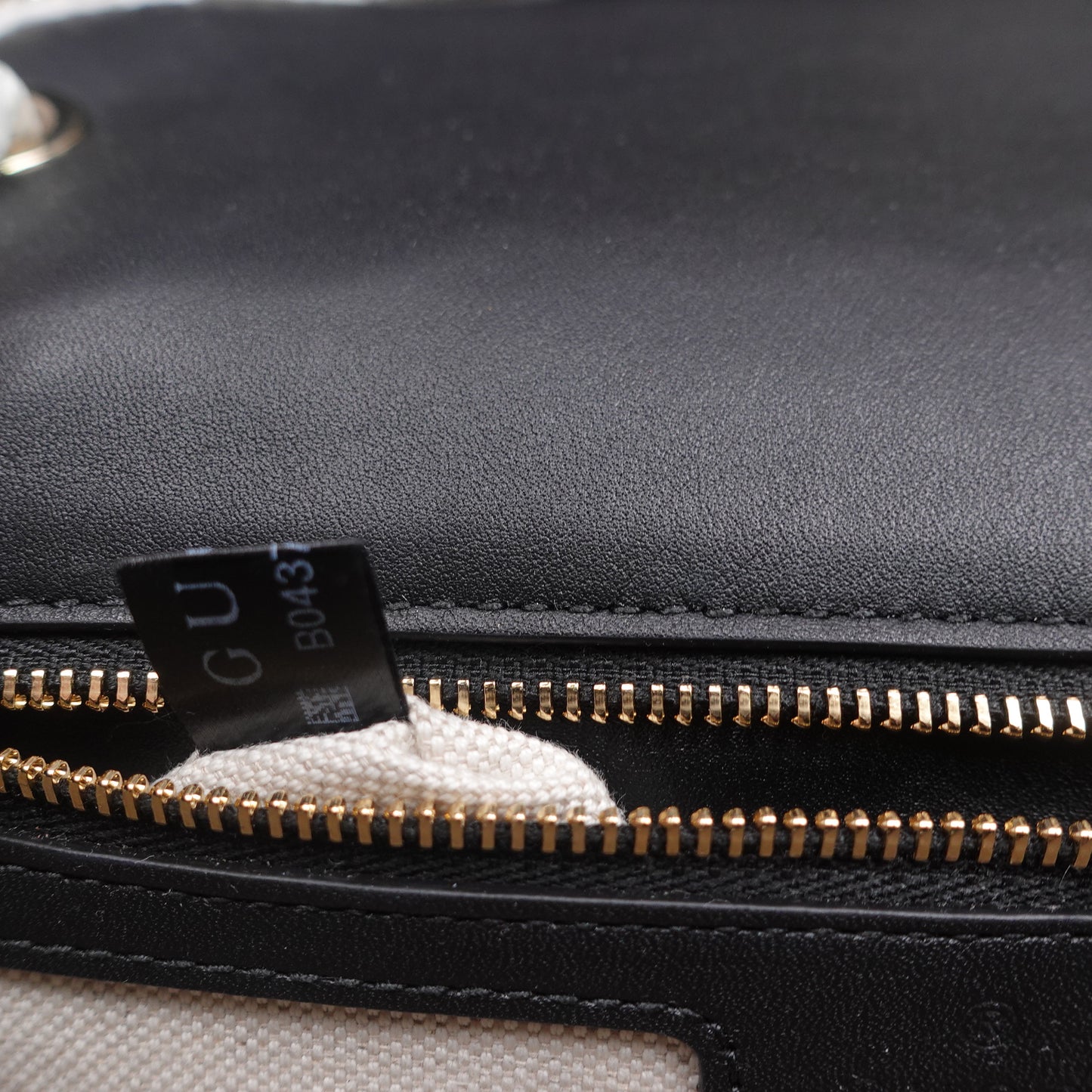 Pre-Owned Gucci Blondie Black Calfskin Shoulder Bag