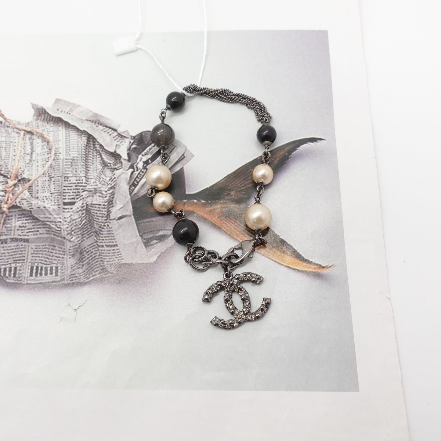 Pre-Owned Chanel Gold Tone CC Pearl&Diamond Black&White Bracelet