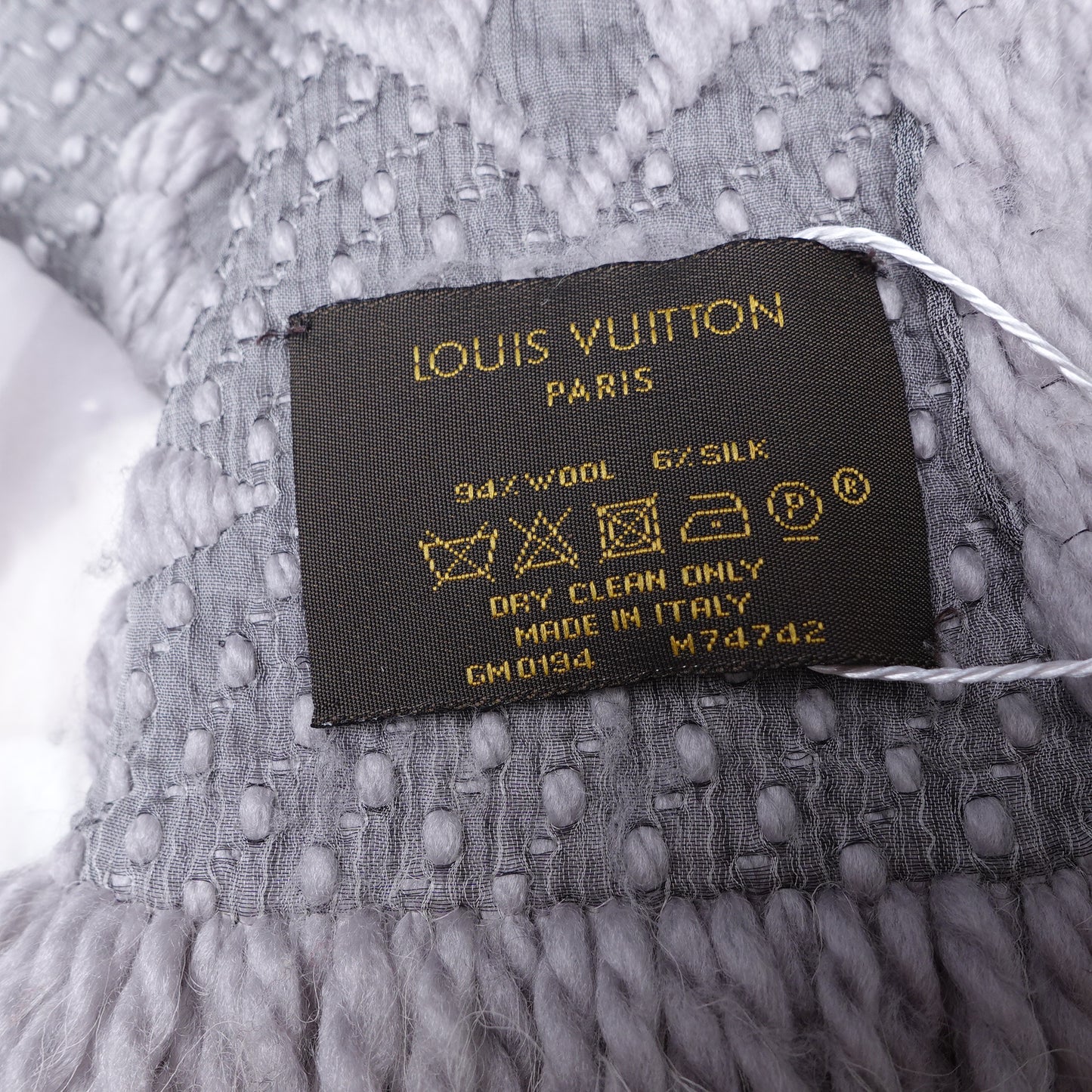 Pre-Owned Louis Vuitton Logomania Gray Wool Square Scarf