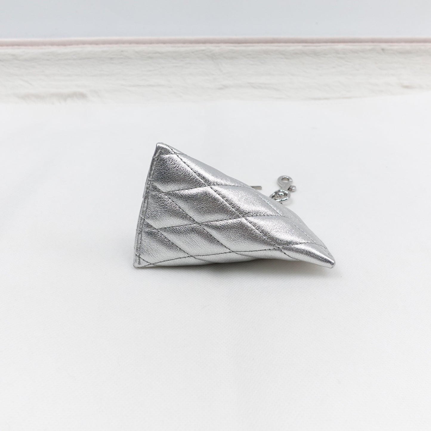 Pre-owned Saint Laurent Champaign Silver Lambskin Coin Purse