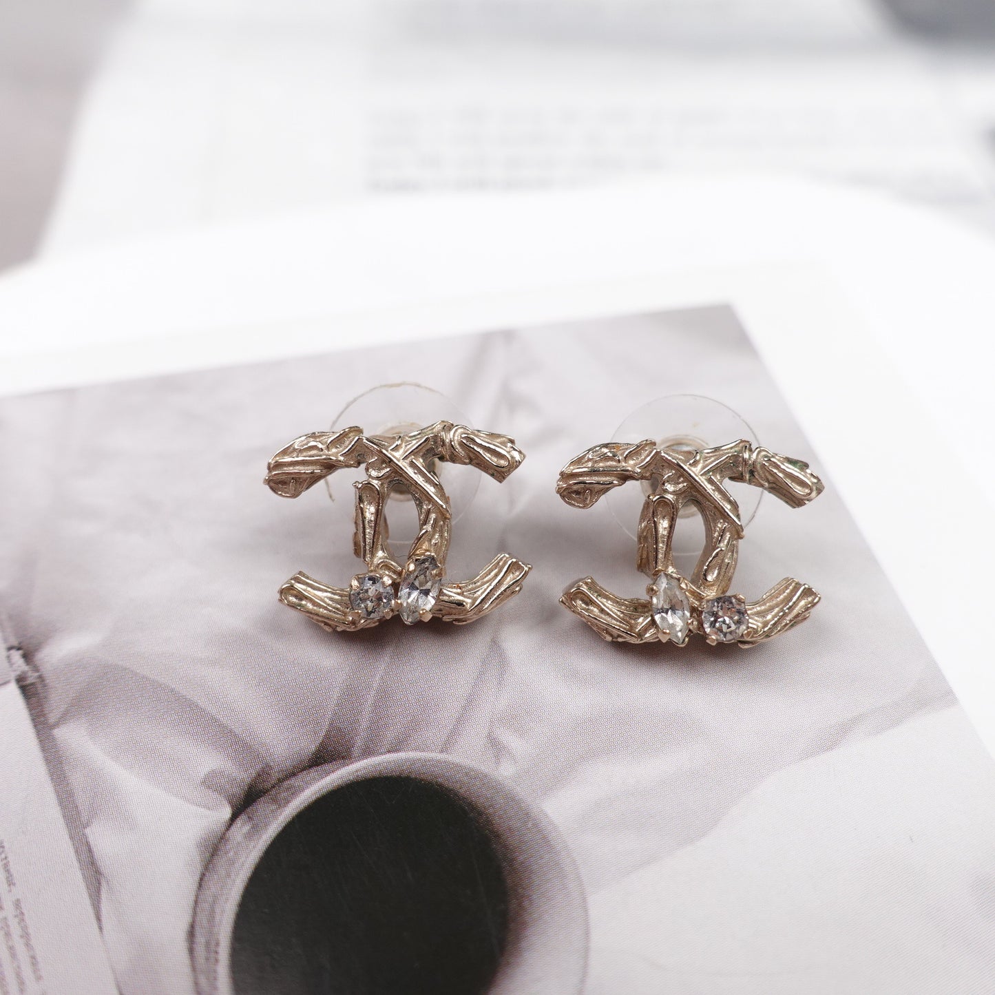 Pre-owned Chanel Champaign Gold Metal Earrings