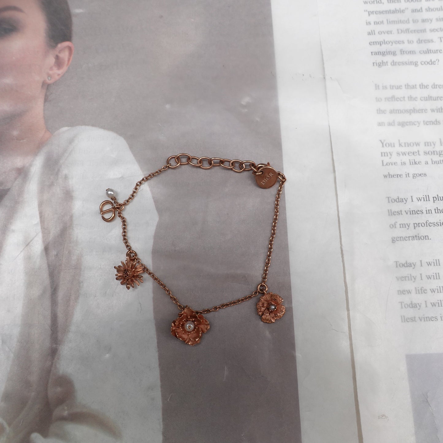 Pre-Owned Dior Gold Tone Flower Pearl Bracelet