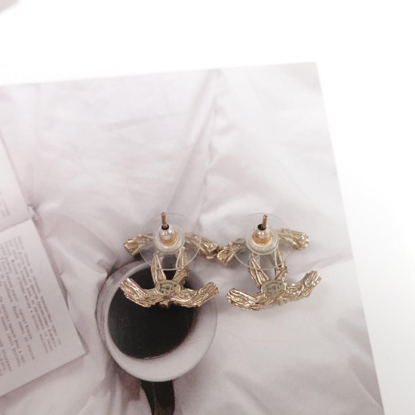 Pre-owned Chanel Champaign Gold Metal Earrings