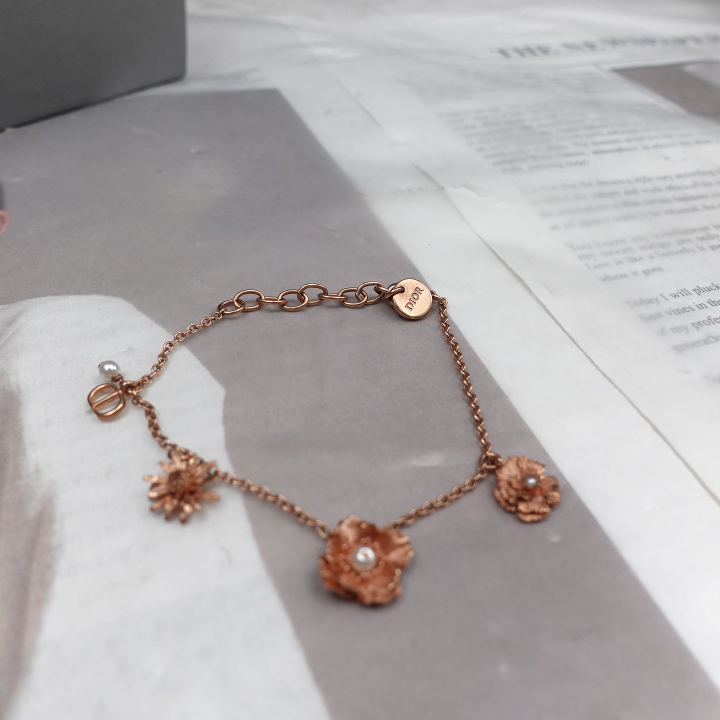 Pre-Owned Dior Gold Tone Flower Pearl Bracelet