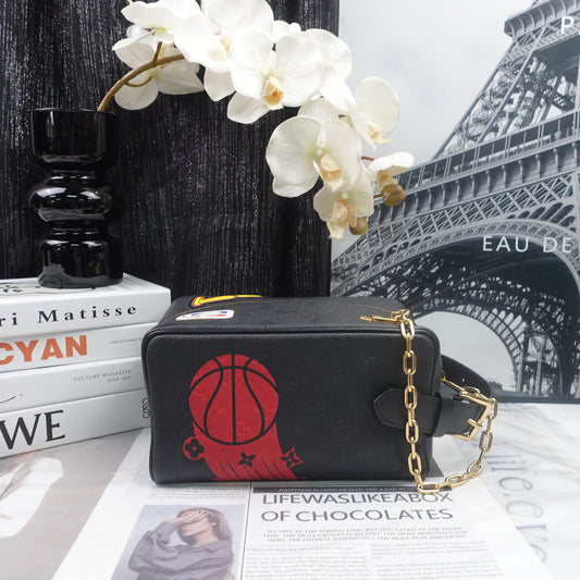 Pre-owned Louis Vuitton X NBA Black Calfskin Handbag