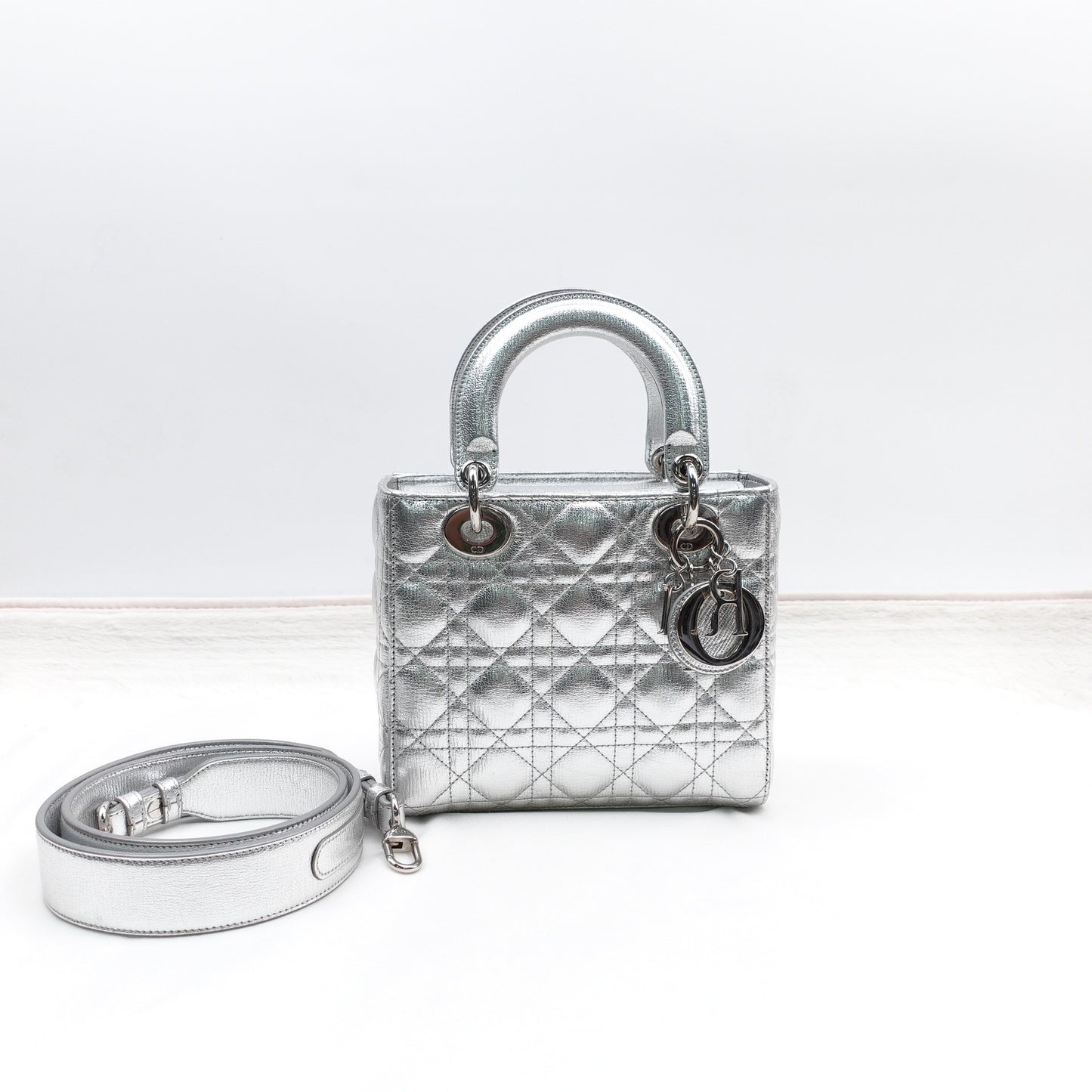 Pre-owned Dior Lady Dior Silver Calfskin Shoulder Bag