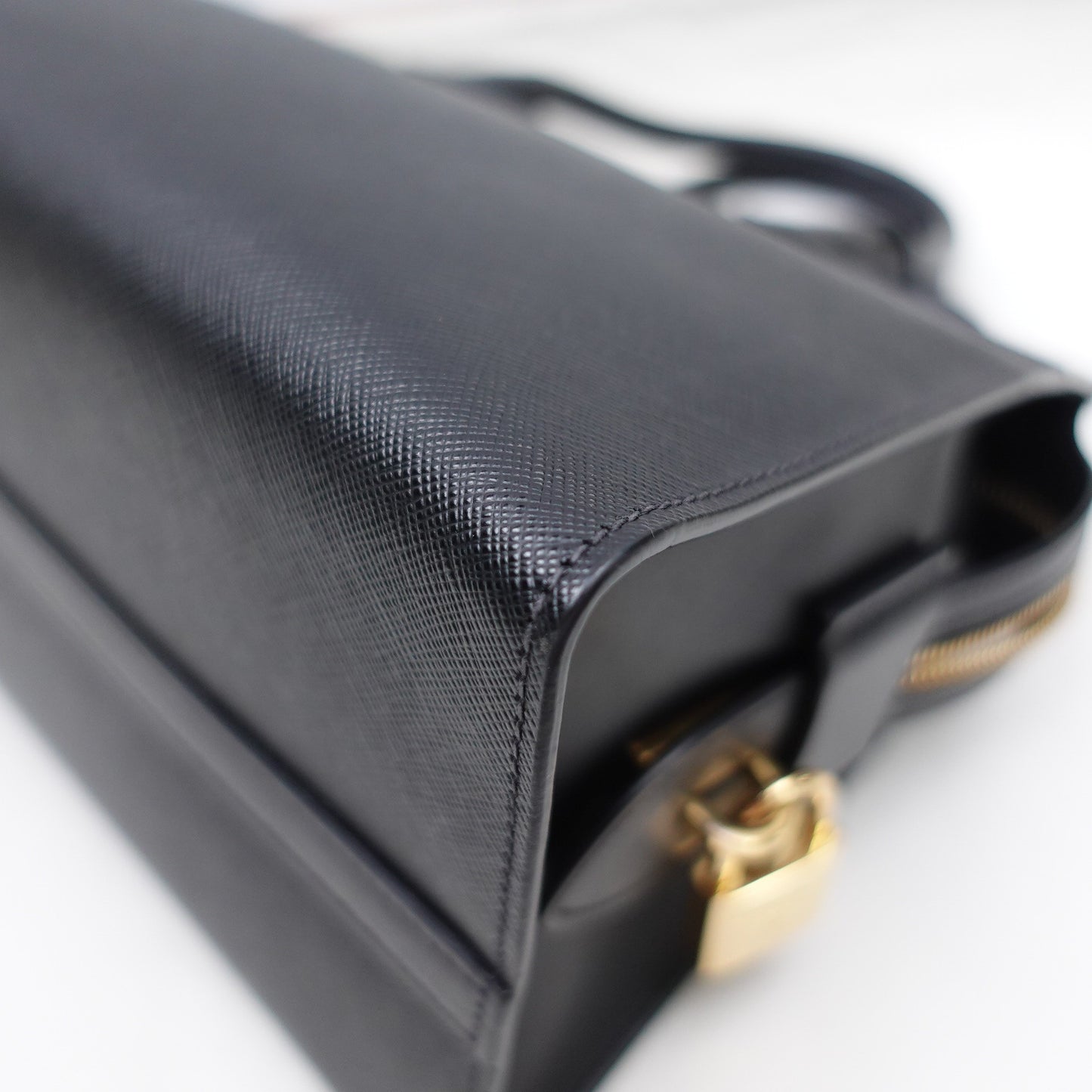 Pre-owned Prada Saffiano Black Calfskin Shoulder Bag