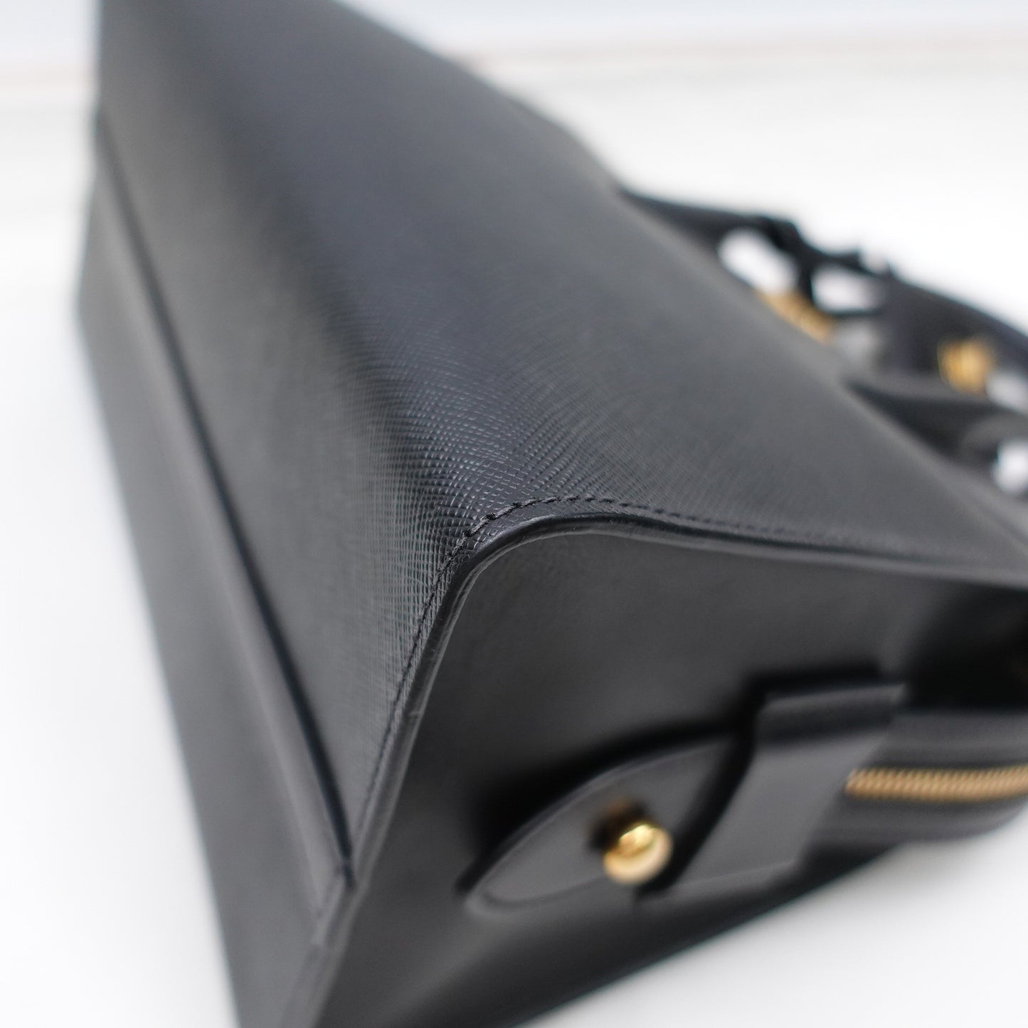 Pre-owned Prada Saffiano Black Calfskin Shoulder Bag