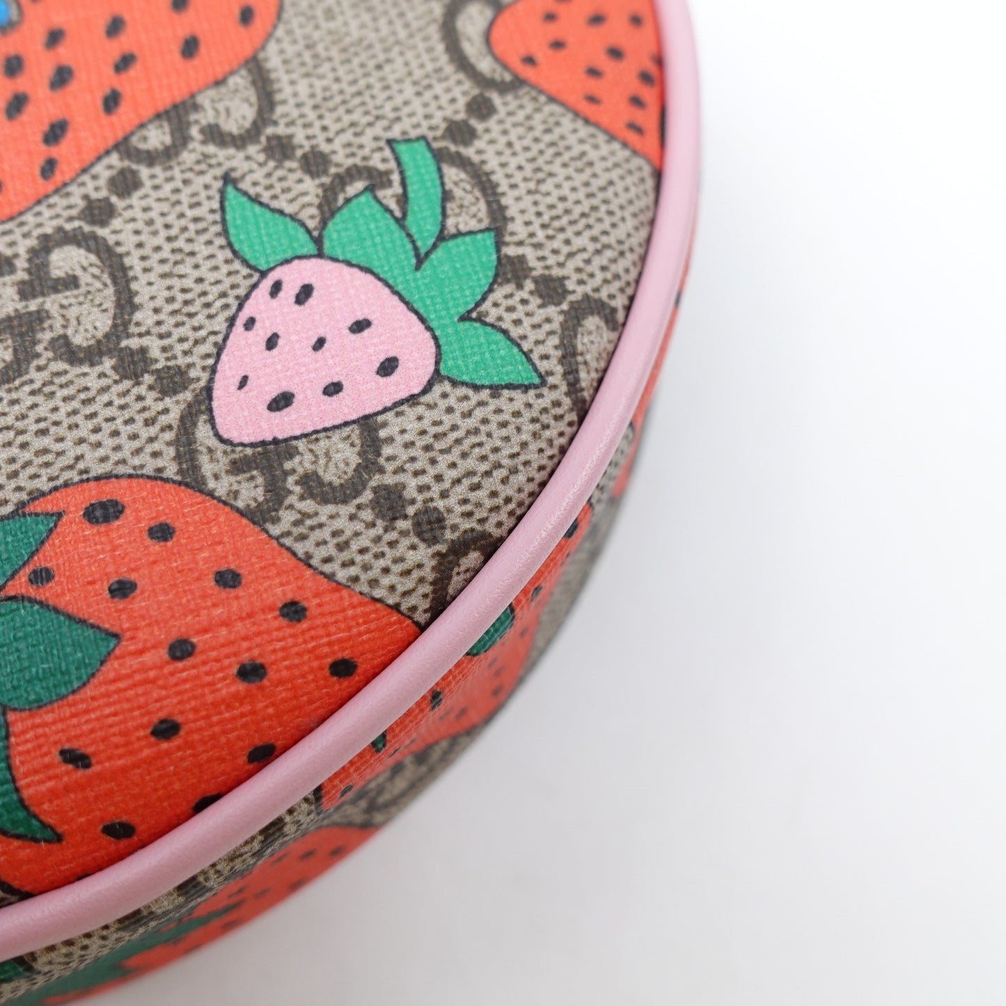 Pre-owned Gucci Monogram&Strawberry Coated Canvas Clutch