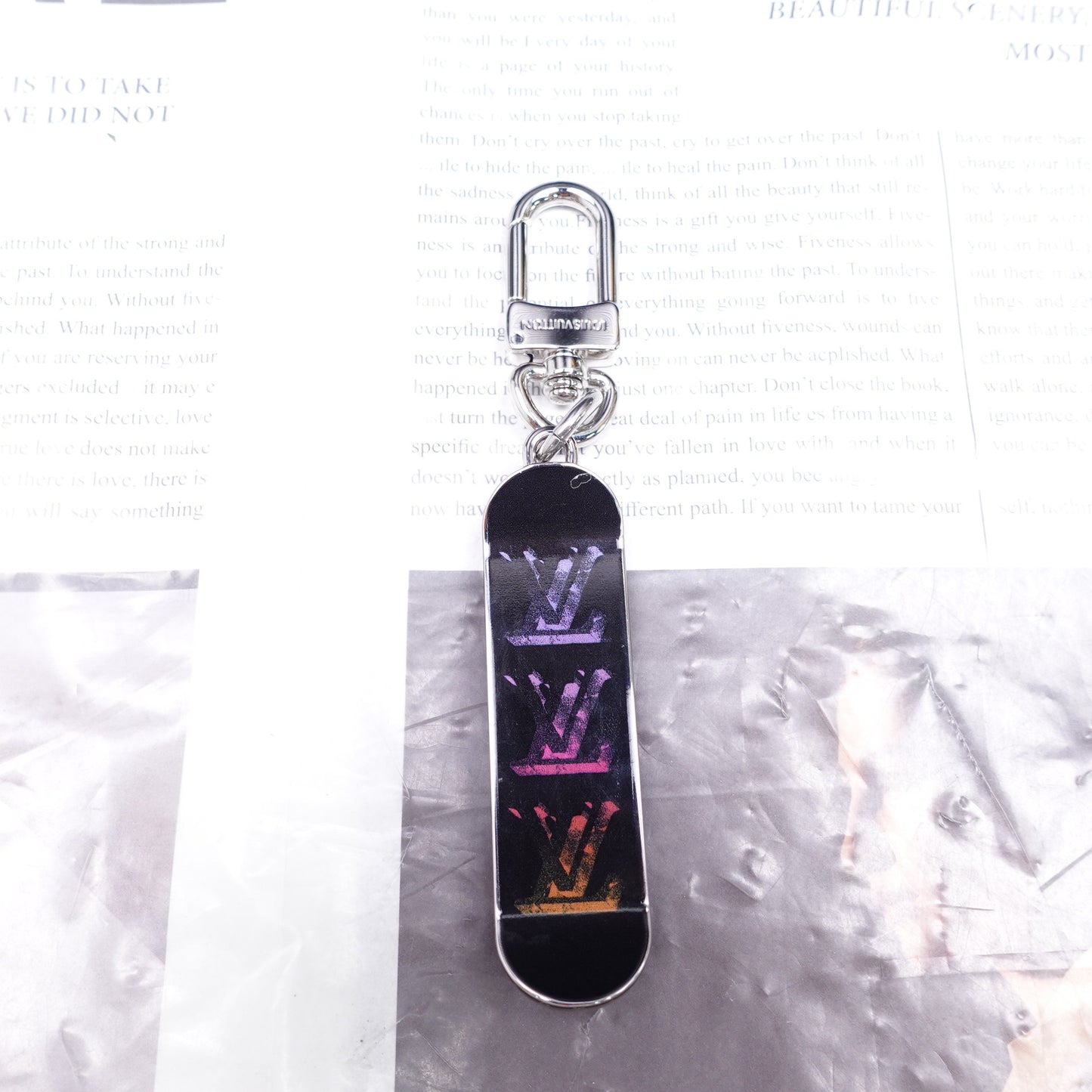 Pre-Owned Louis Vuitton Skateboard Silver Short Bag Charm