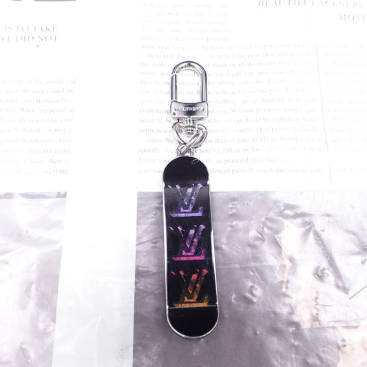 Pre-Owned Louis Vuitton Skateboard Silver Short Bag Charm