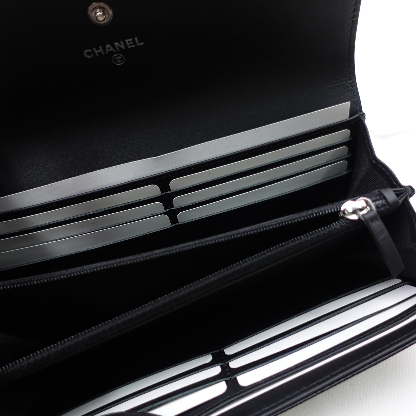 Pre-owned Chanel Black Caviar Wallet