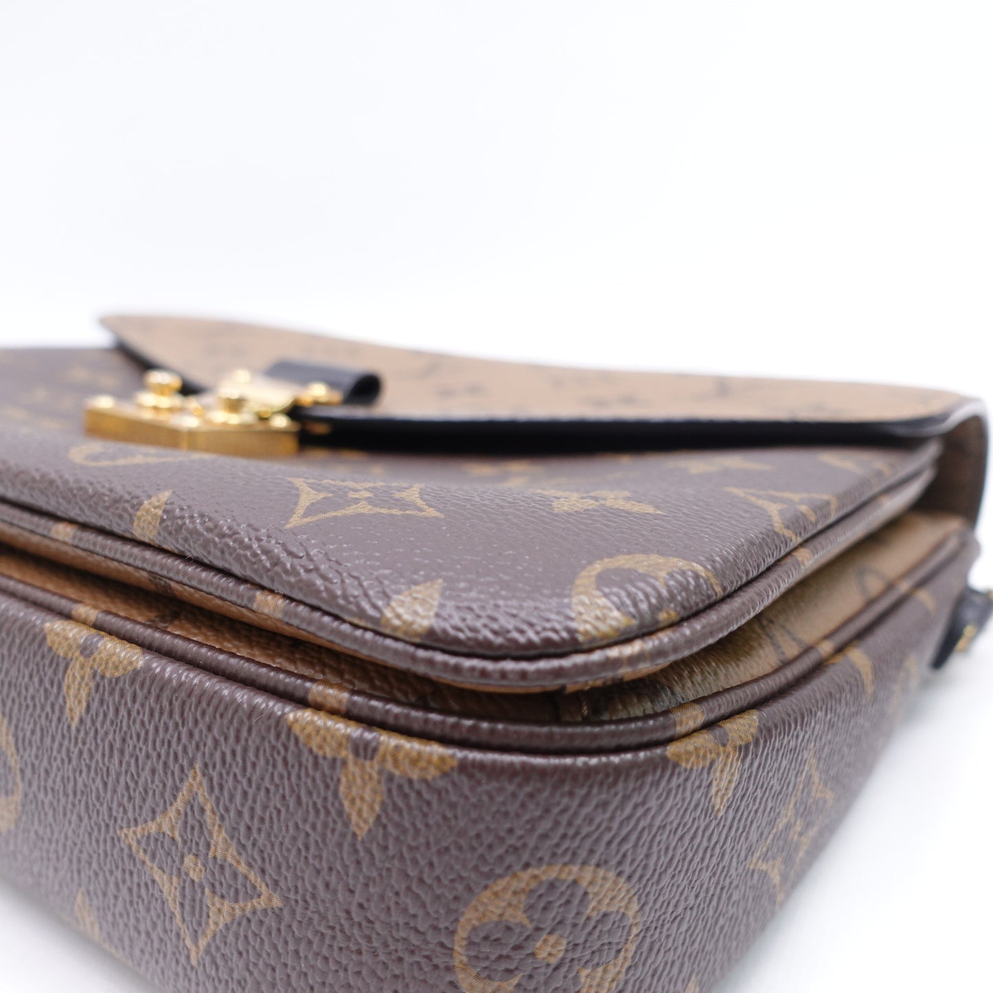 Pre-Owned Louis Vuitton Pochette Metis Monogram Coated Canvas Shoulder Bag