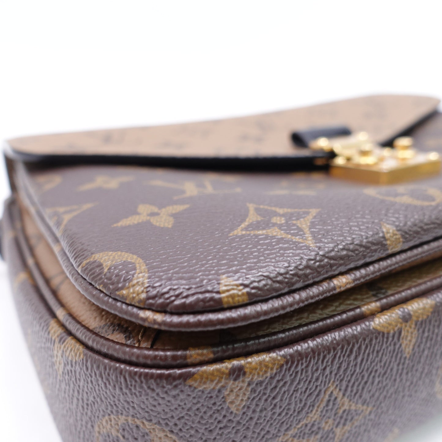 Pre-Owned Louis Vuitton Pochette Metis Monogram Coated Canvas Shoulder Bag