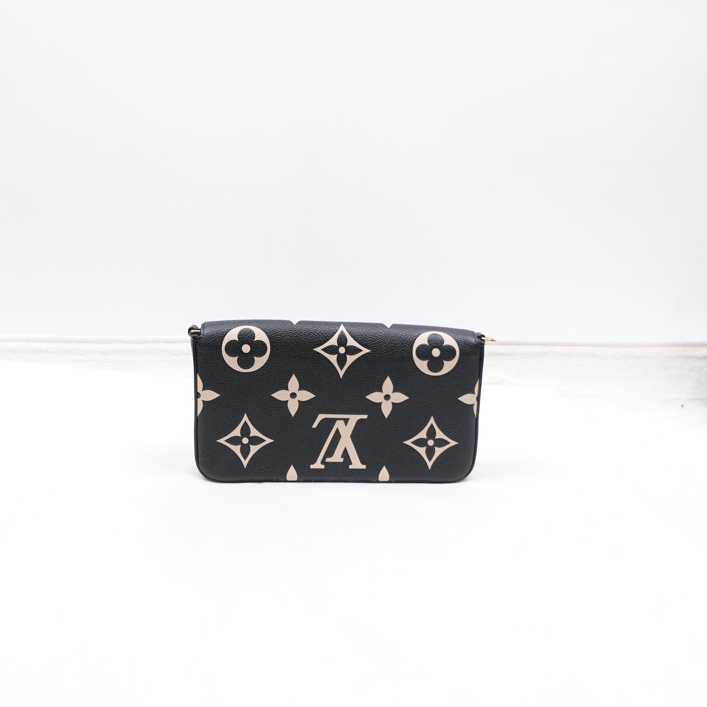 Pre-Owned Louis Vuitton Pochette Felicie Black Calfskin Shoulder Bag