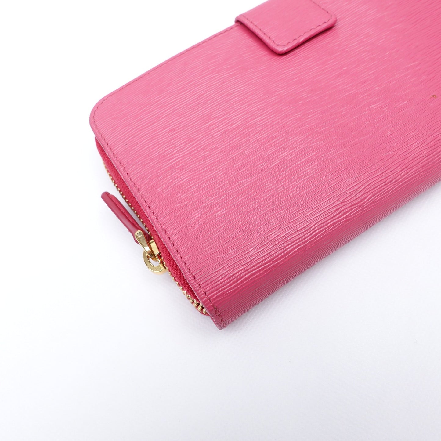 Pre-owned Prada Saffiano Pink Calfskin Long Zippy Wallet