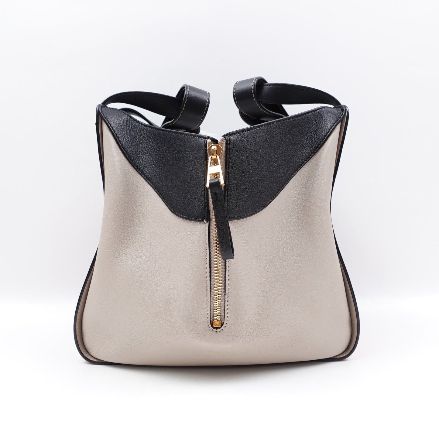 Pre-owned Loewe Hammock White Calfskin Shoulder Bag