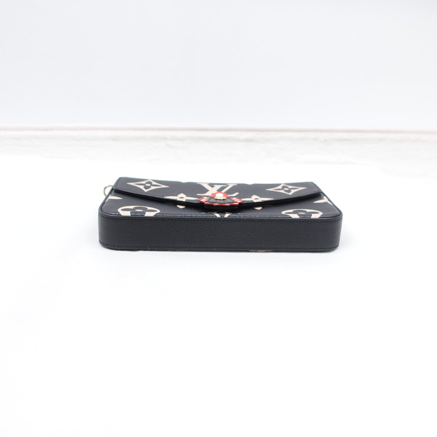 Pre-Owned Louis Vuitton Pochette Felicie Black Calfskin Shoulder Bag