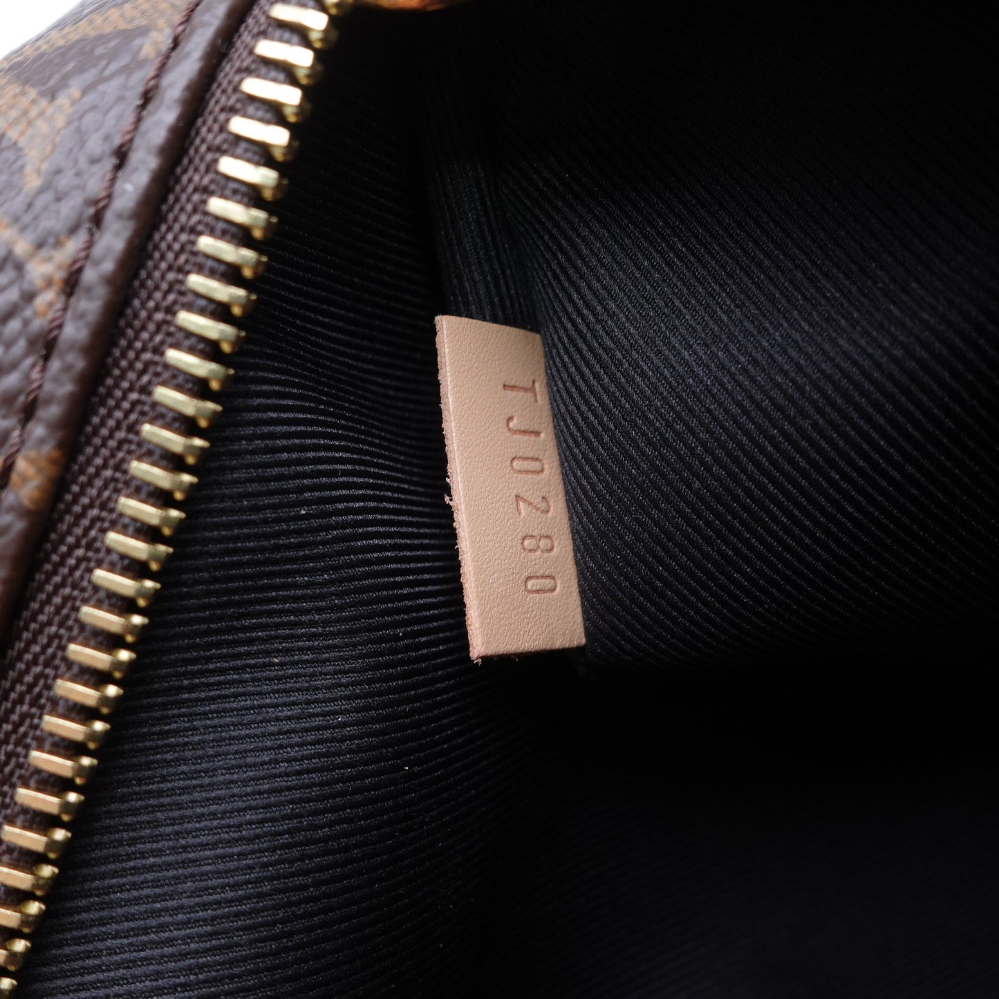 Pre-owned Louis Vuitton Monogram Coated Canvas Bumbag