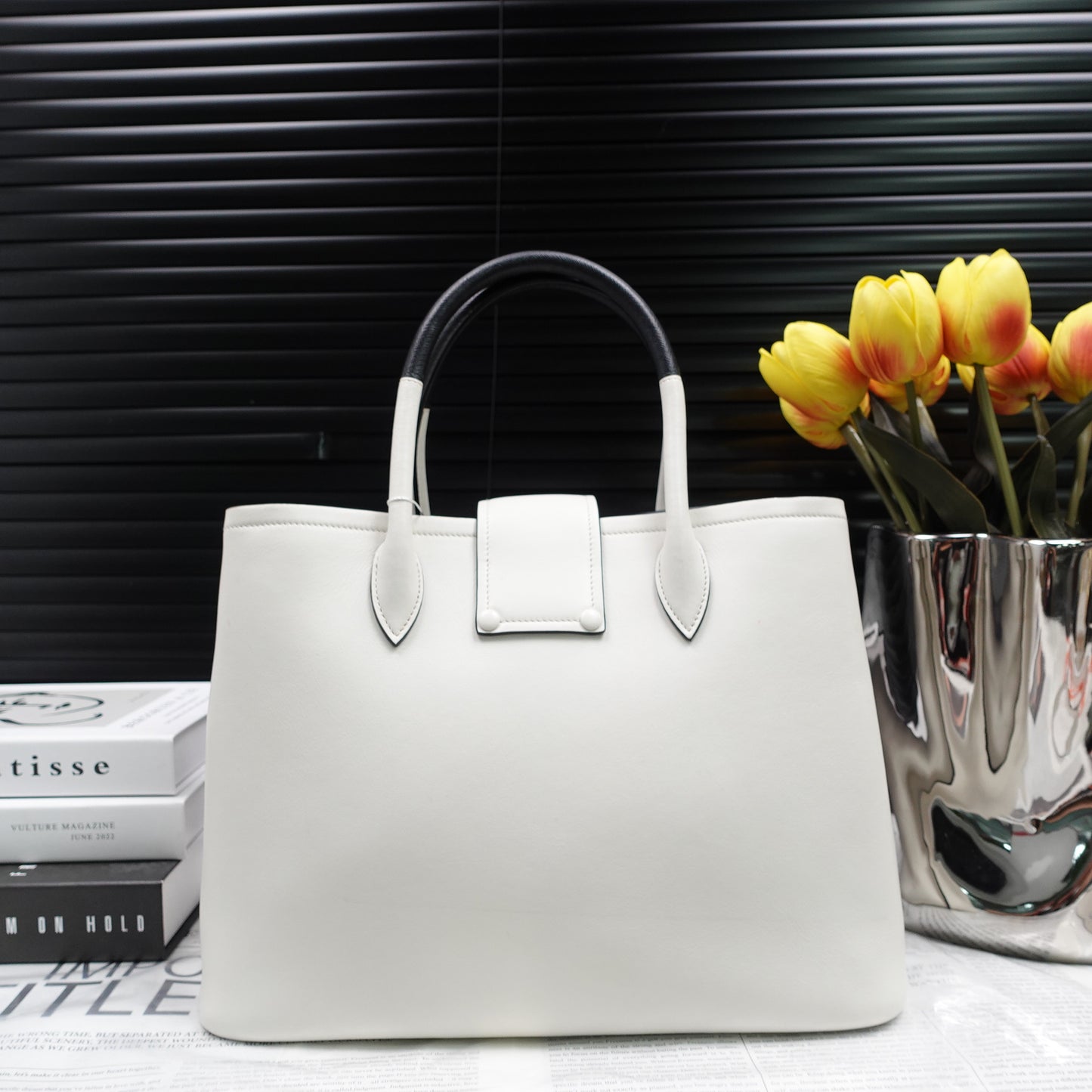 Pre-Owned Prada White Calfskin Shoulder Bag