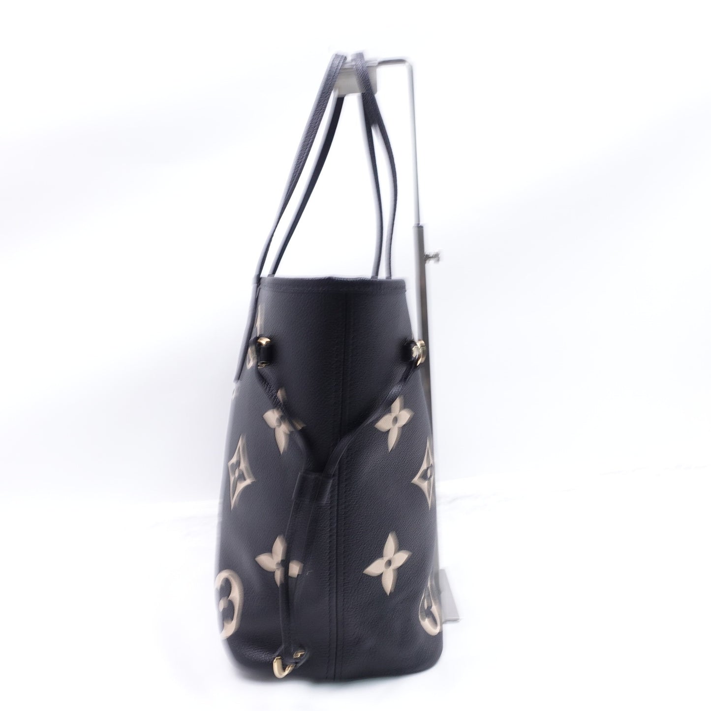 Pre-owned Louis Vuitton Neverfull MM Black Calfskin Tote Bag