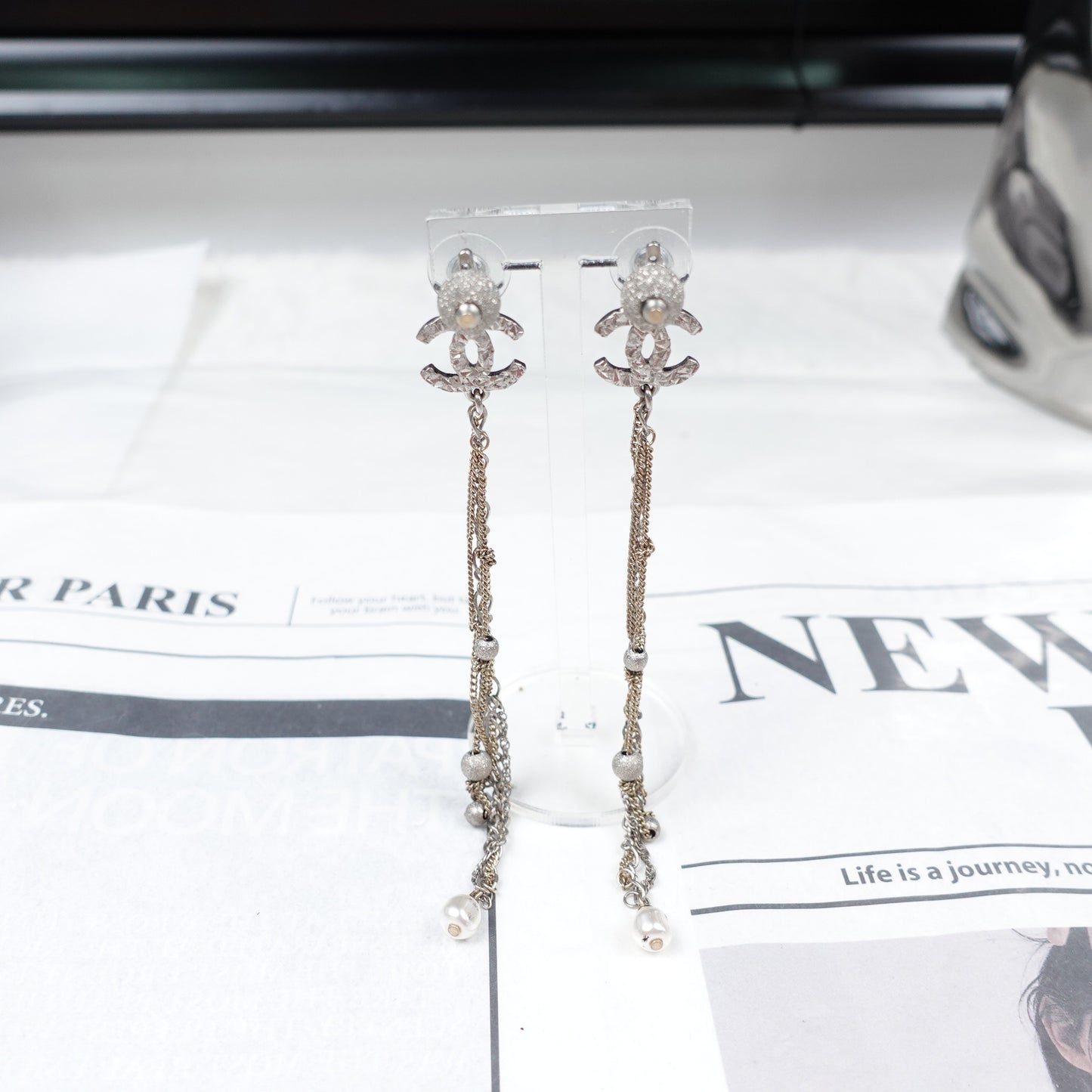 Pre Owned Chanel Long Earring T10305686