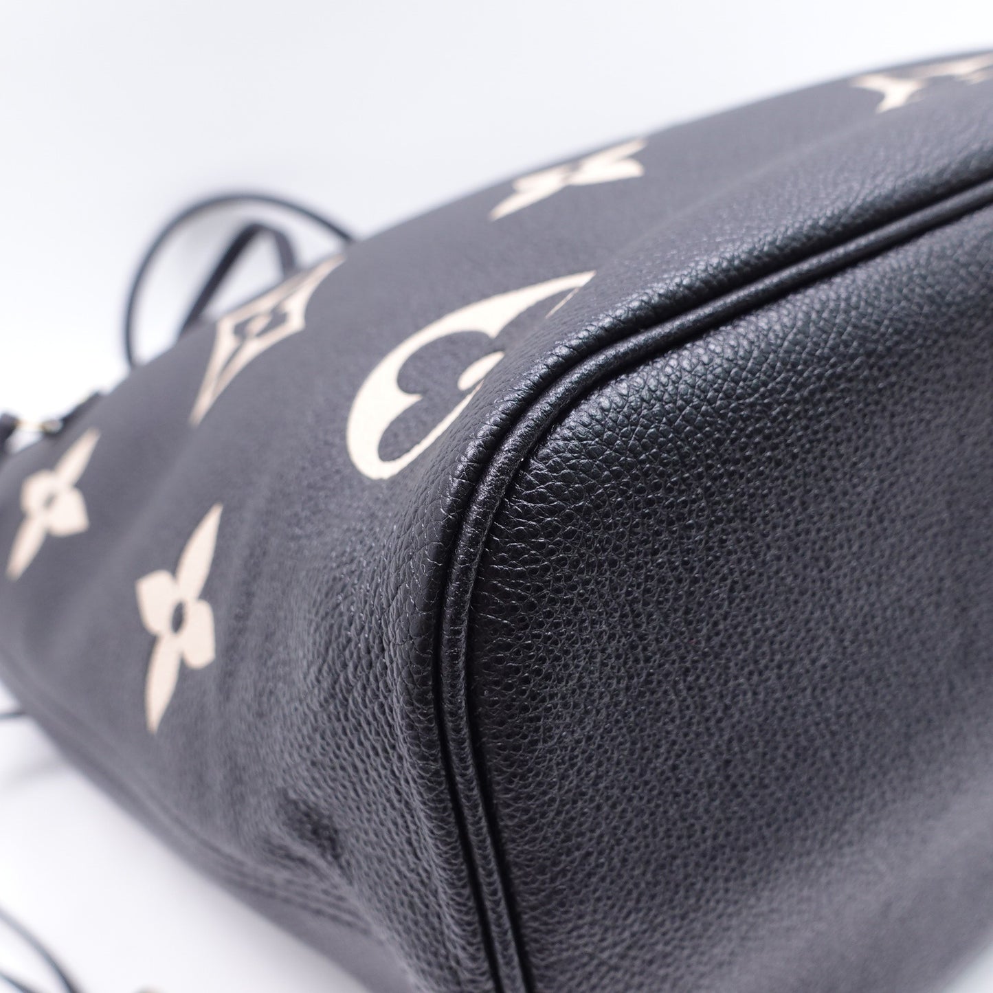 Pre-owned Louis Vuitton Neverfull MM Black Calfskin Tote Bag