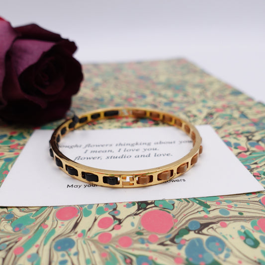 Pre-Owned Fendi Gold Tone&Calfskin Round Bracelet