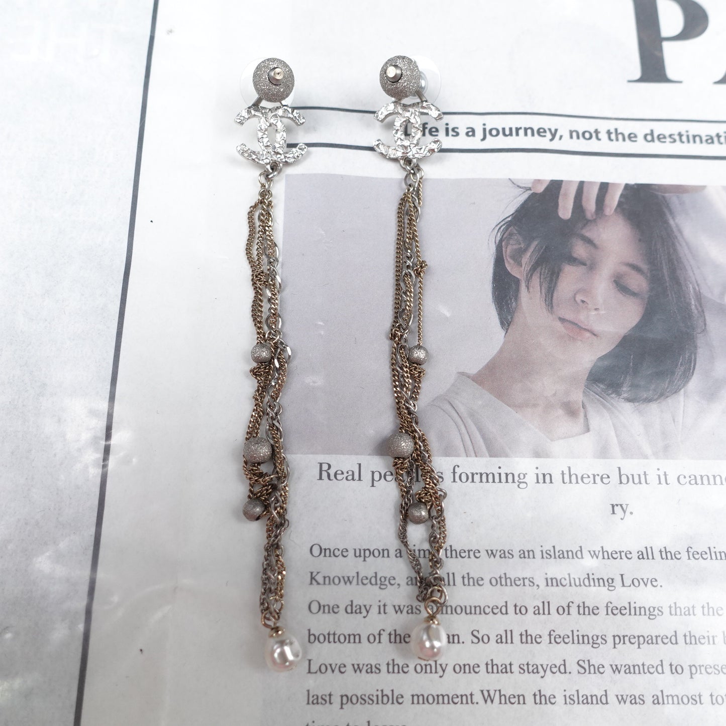 Pre Owned Chanel Long Earring T10305686