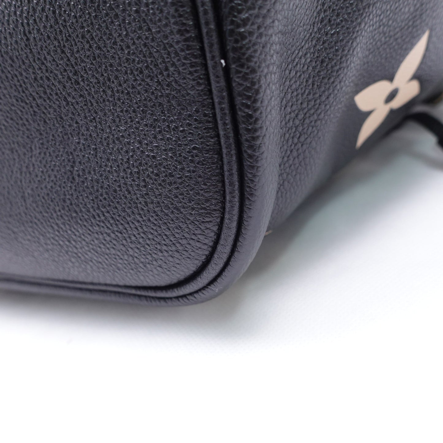 Pre-owned Louis Vuitton Neverfull MM Black Calfskin Tote Bag