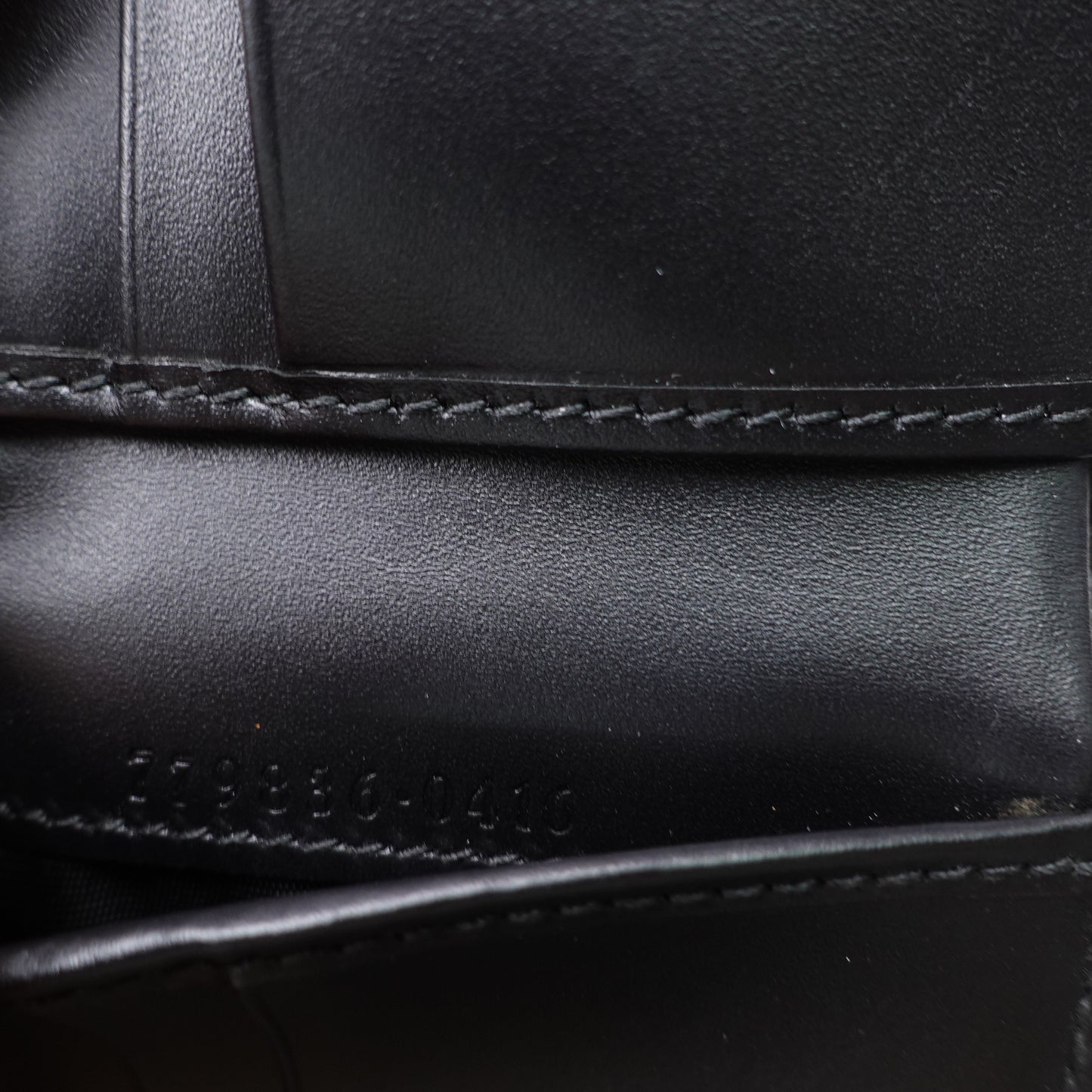 Pre-Owned Gucci Black Calfskin Wallet