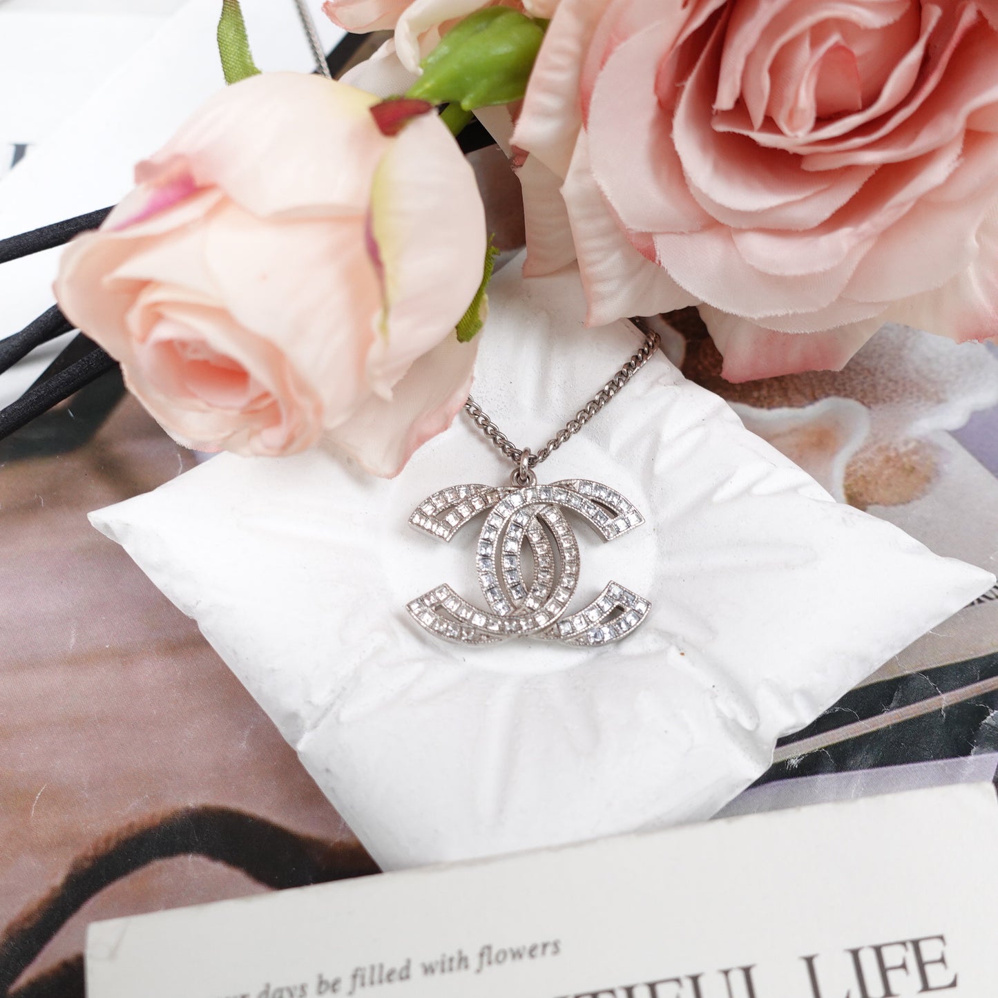 Pre-Owned Chanel Gold Tone Diamond CC Silver Necklace