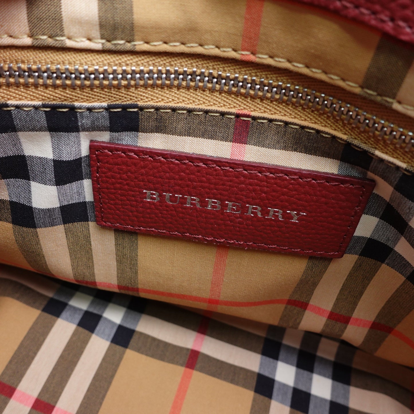 Pre-owned Burberry Banner Baby Red Calfskin Shoulder Bag