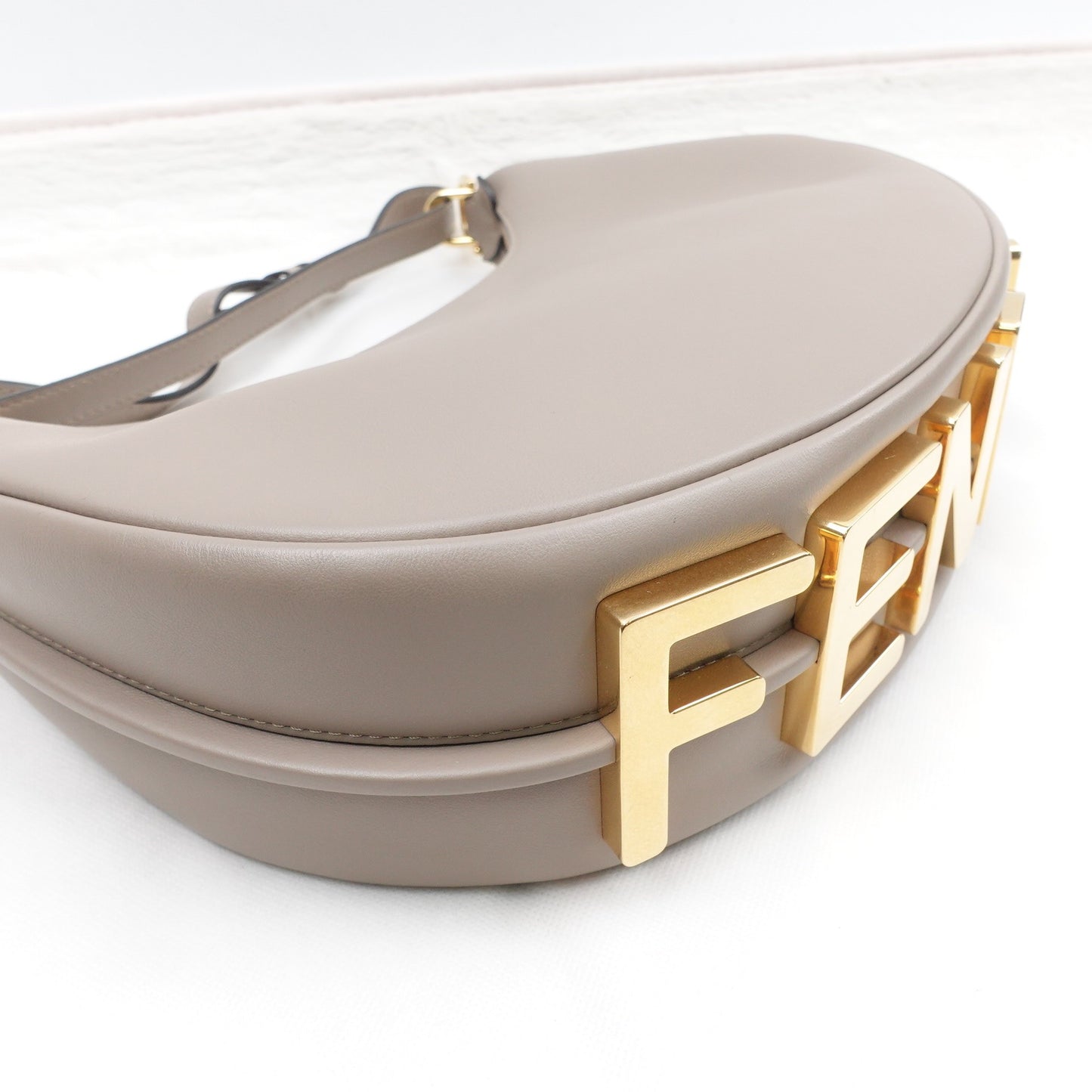 Pre-owned Fendi Fendigraphy Gray Calfskin Shoulder Bag T10309991