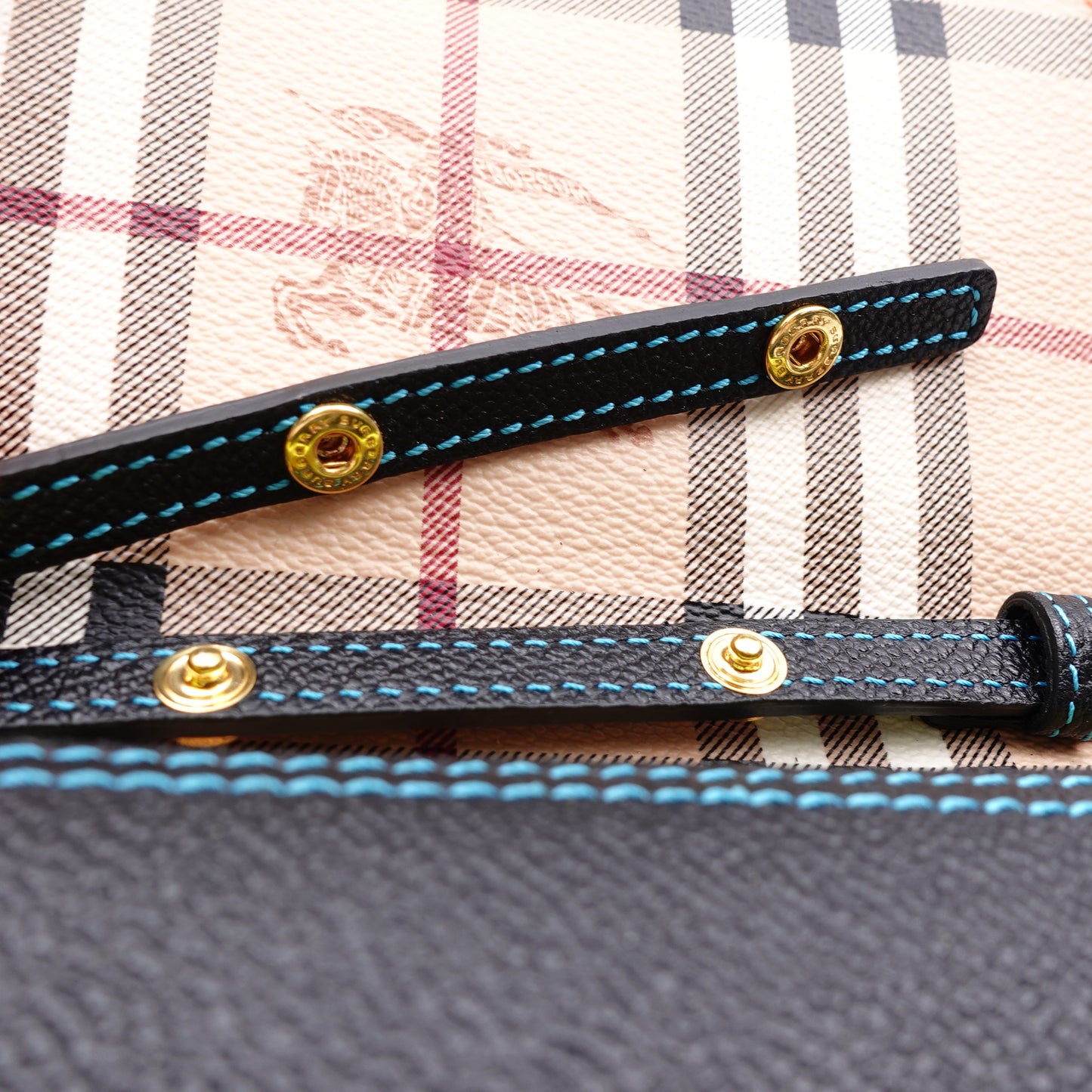 Pre-Owned Burberry  Black Leather Top Stitch WOC