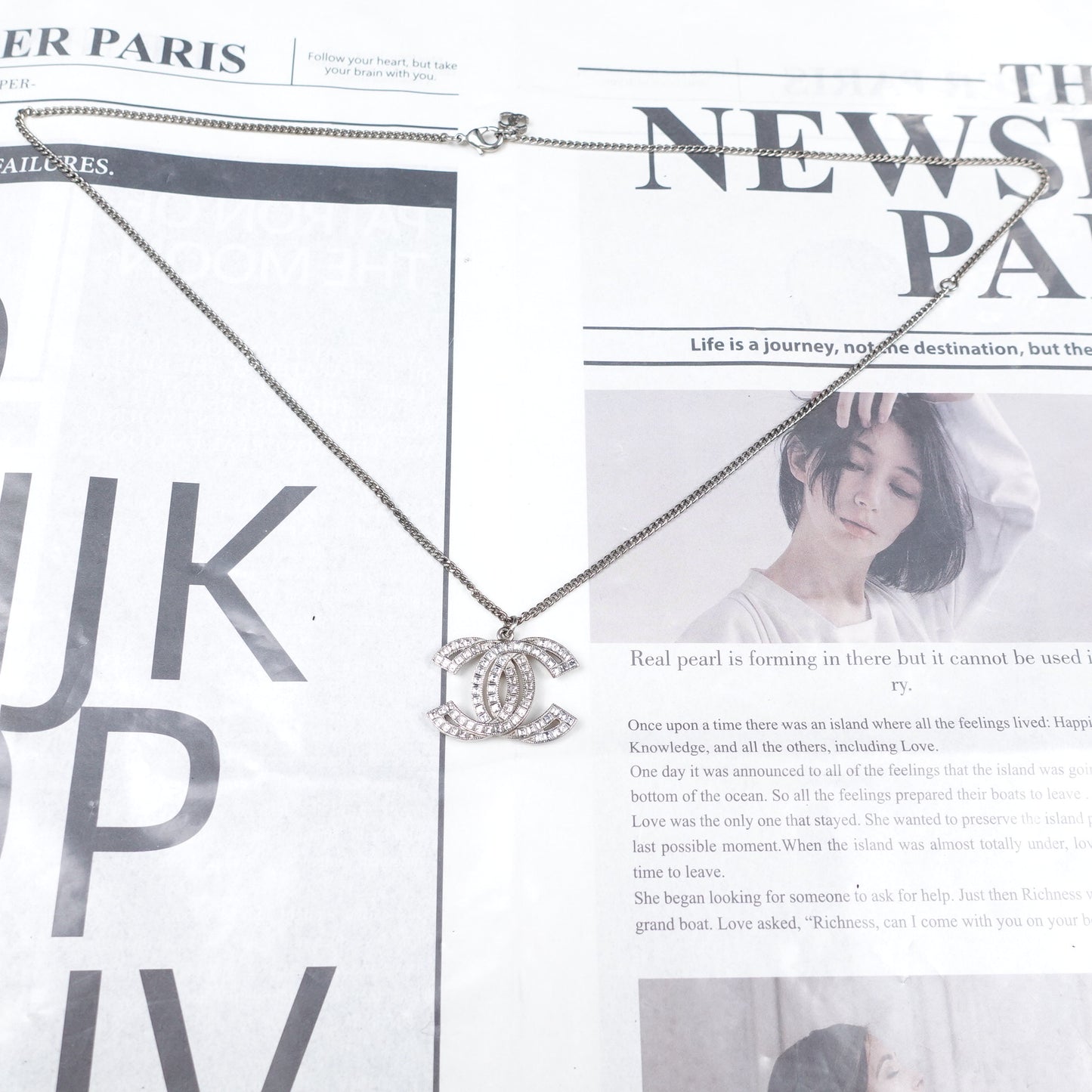 Pre-Owned Chanel Gold Tone Diamond CC Silver Necklace