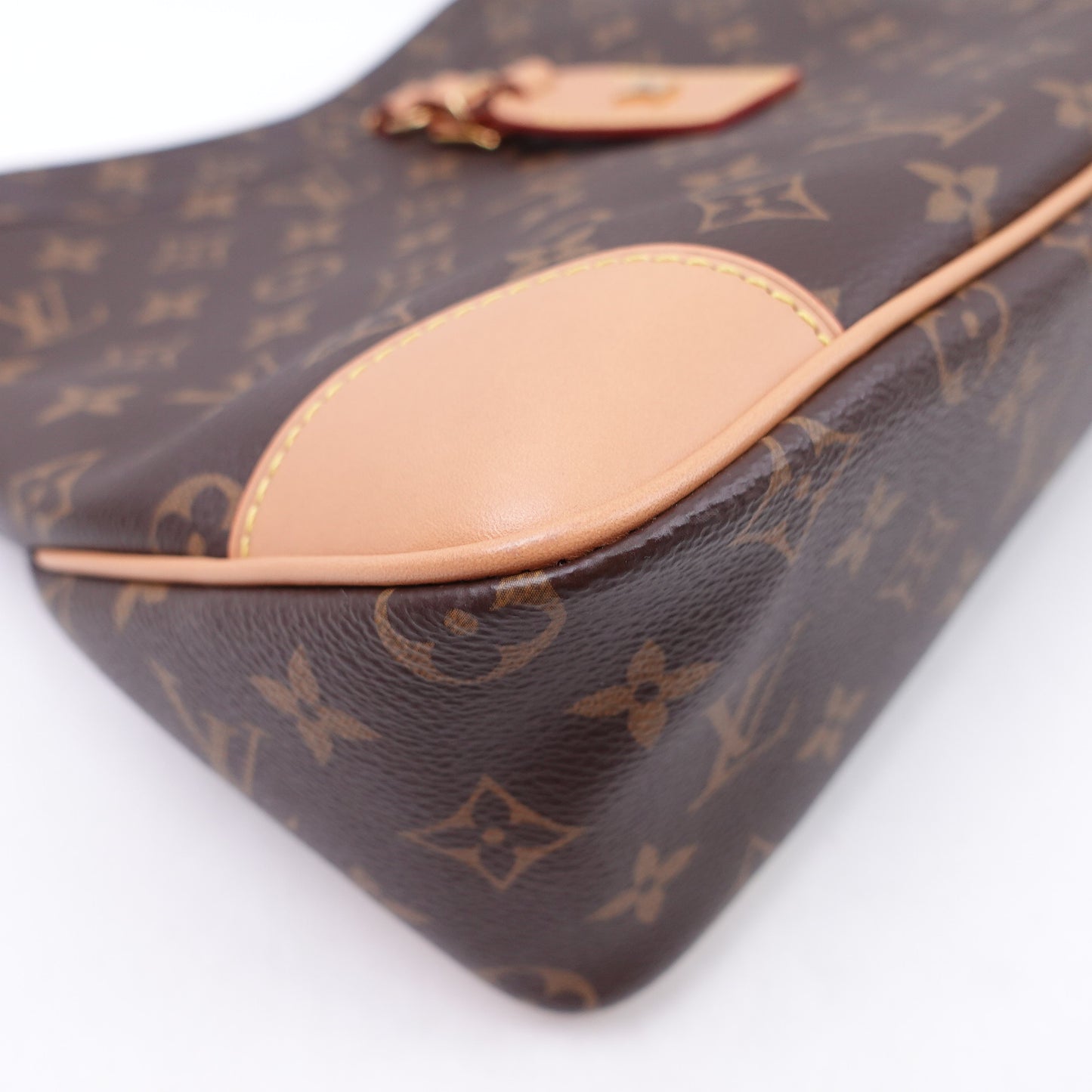 Pre-Owned Louis Vuitton Odeon MM Monogram Canvas Shoulder Bag
