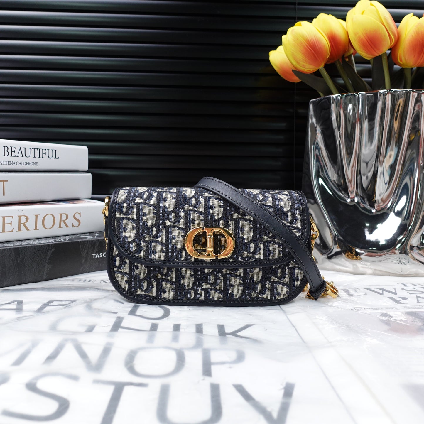 Pre-Owned Dior 30 Montaigne Avenue Oblique Canvas Shoulder Bag