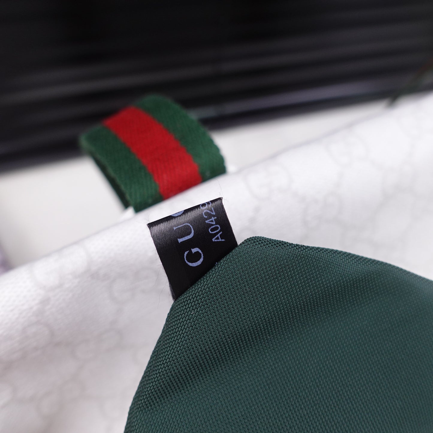 Pre-Owned Gucci White Coated Canvas Shoulder Bag